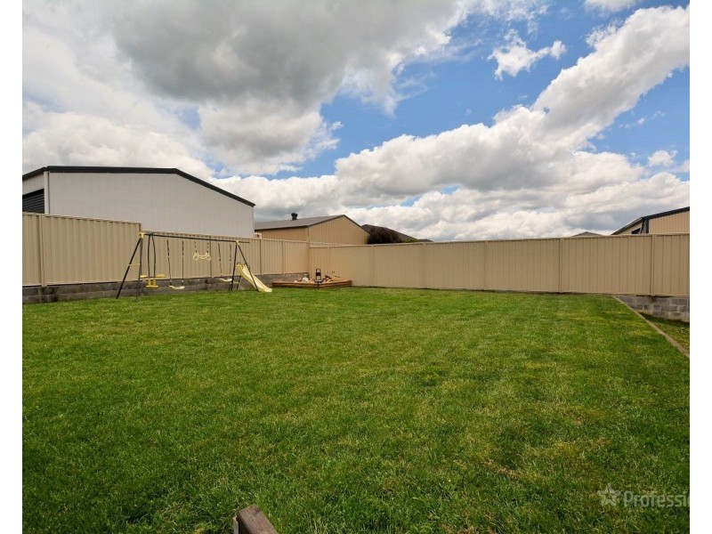 11 Surveyors Way, Lithgow NSW 2790