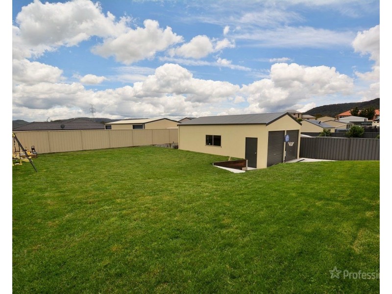 11 Surveyors Way, Lithgow NSW 2790