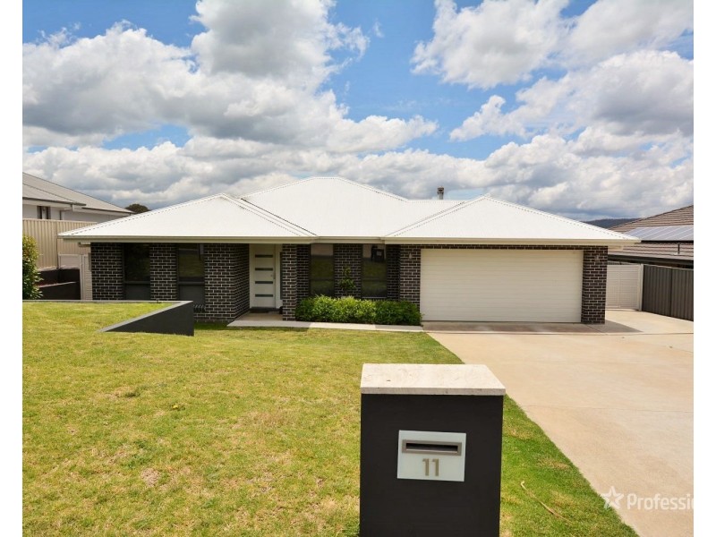 11 Surveyors Way, Lithgow NSW 2790