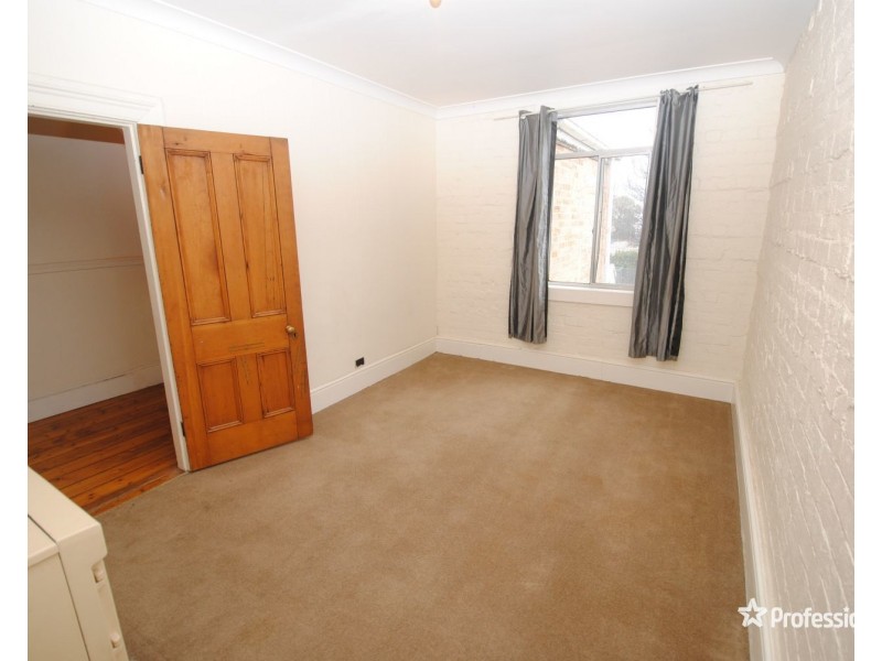 106 Inch Street, Lithgow NSW 2790