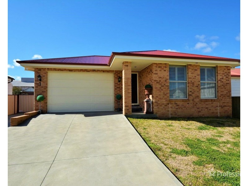 1 Rifle Parade, Lithgow NSW 2790