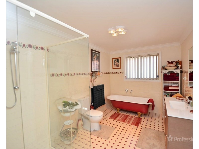 1 Rifle Parade, Lithgow NSW 2790