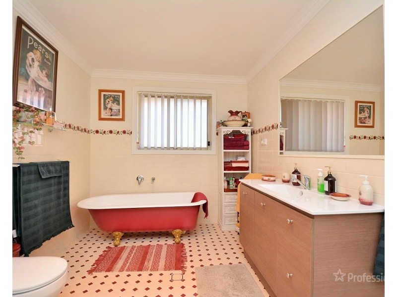 1 Rifle Parade, Lithgow NSW 2790