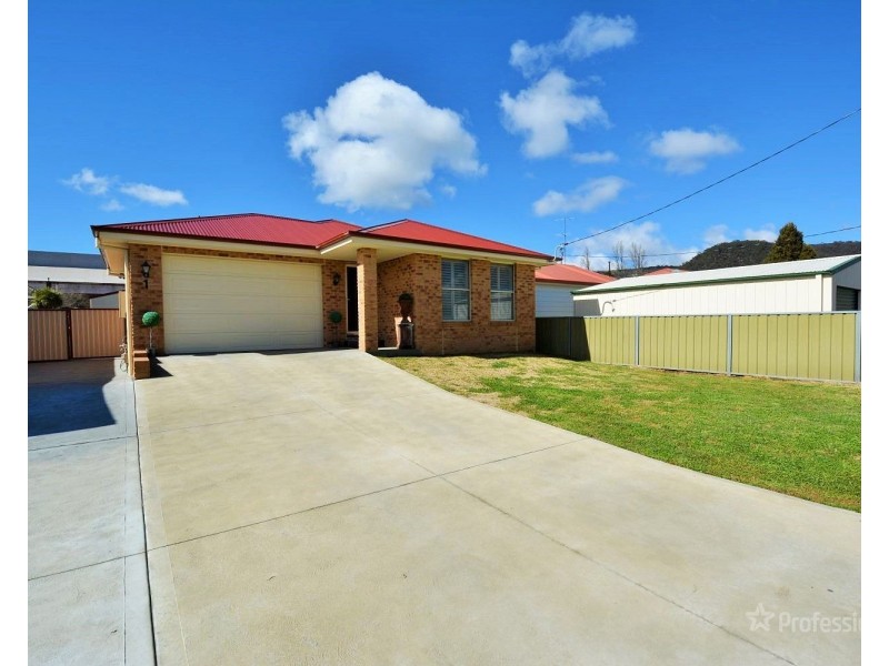 1 Rifle Parade, Lithgow NSW 2790