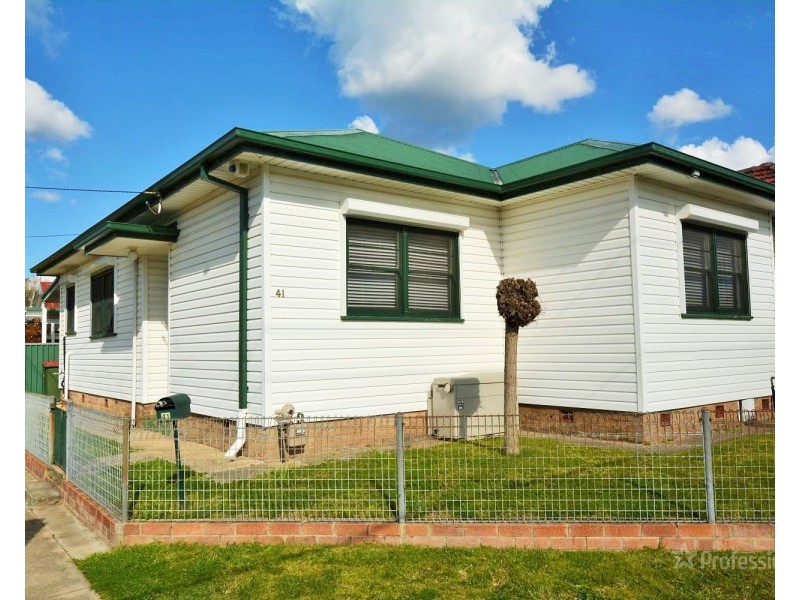41 Rifle Parade, Lithgow NSW 2790