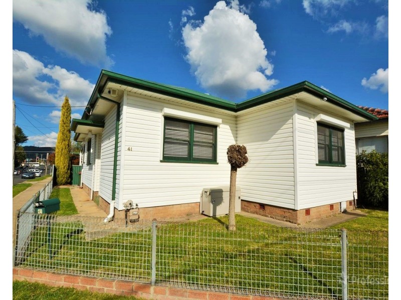 41 Rifle Parade, Lithgow NSW 2790