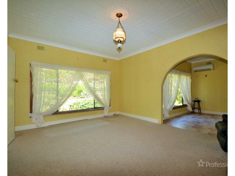 4 Hill Range Crescent, Lithgow NSW 2790