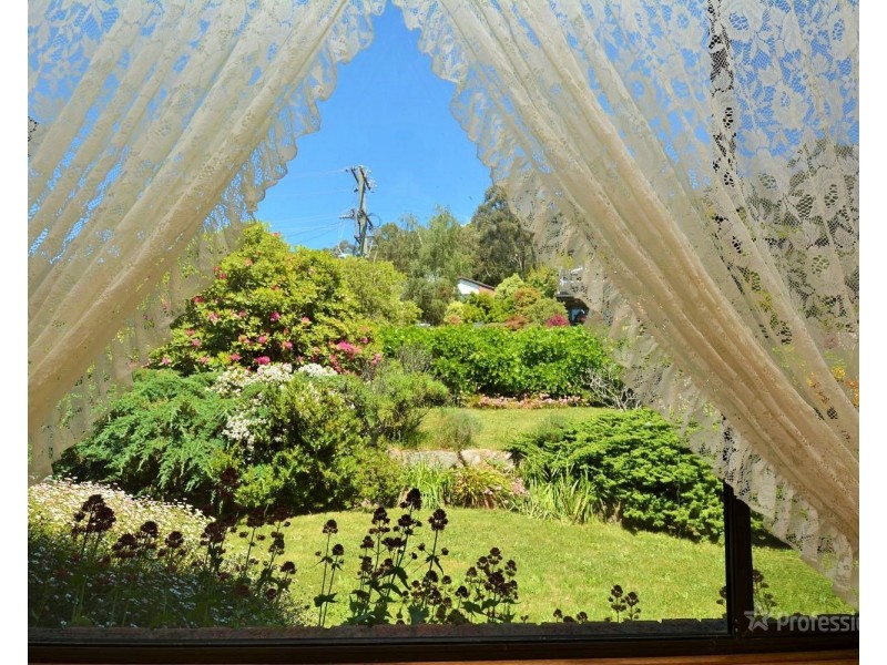 4 Hill Range Crescent, Lithgow NSW 2790