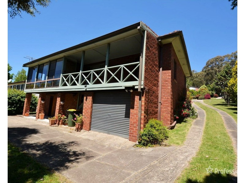 4 Hill Range Crescent, Lithgow NSW 2790
