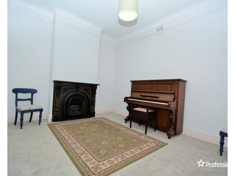 18 Waratah Street, Lithgow NSW 2790
