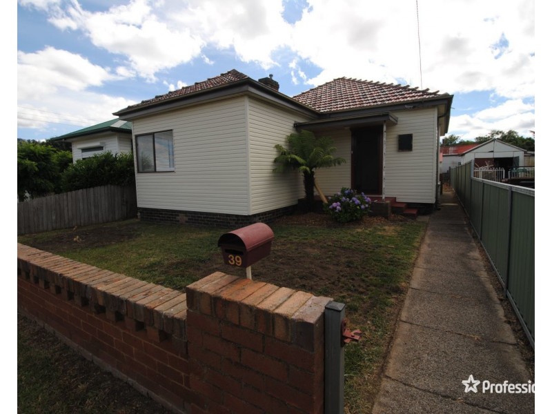 39 Rifle Parade, Lithgow NSW 2790