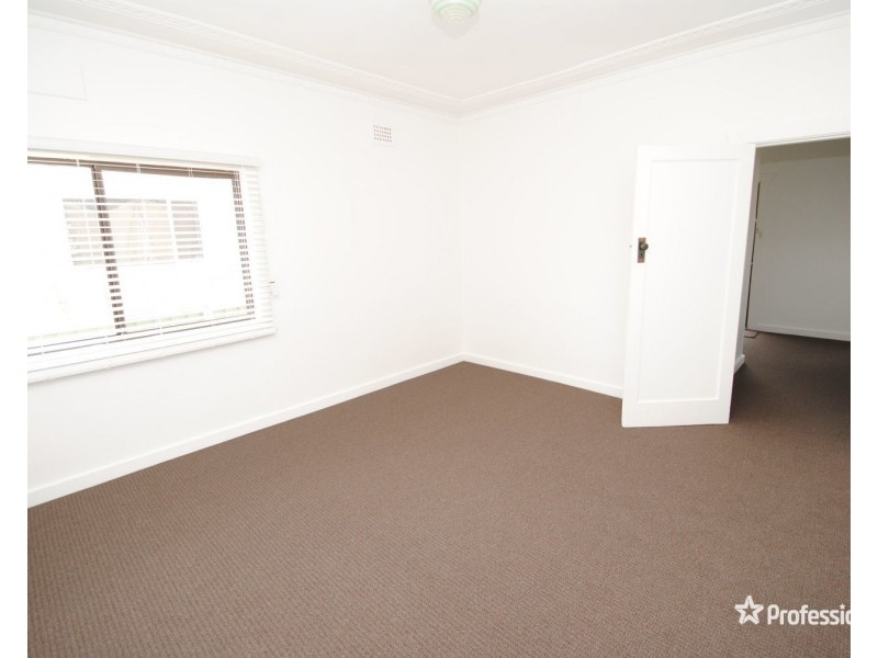 39 Rifle Parade, Lithgow NSW 2790