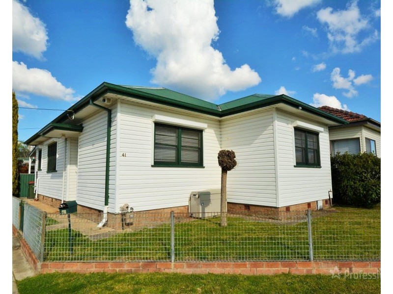 41 Rifle Parade, Lithgow NSW 2790