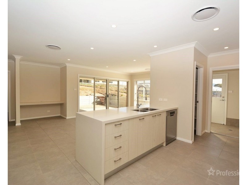 3 Willowbank Avenue, Lithgow NSW 2790