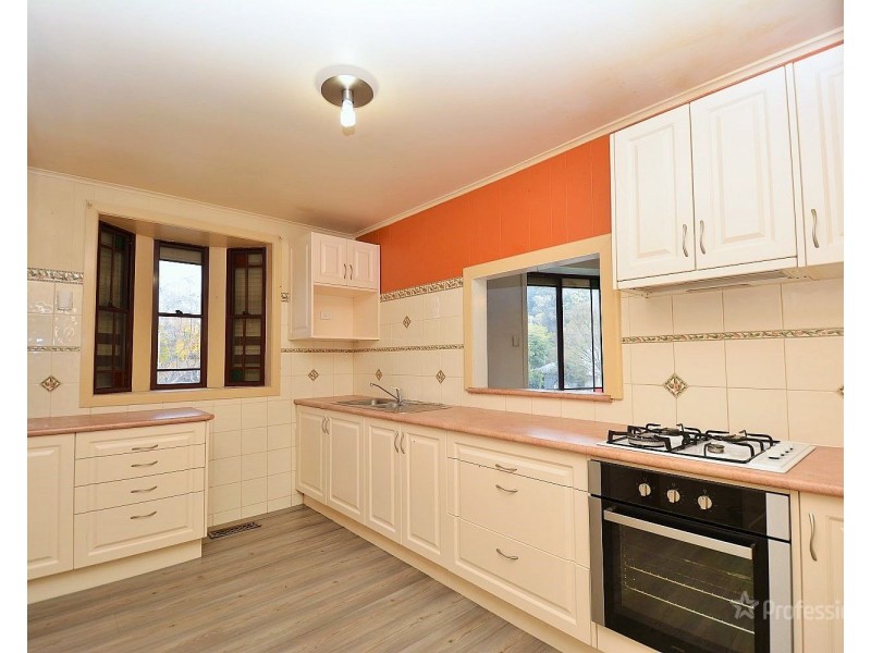 138 Bells Road, Lithgow NSW 2790