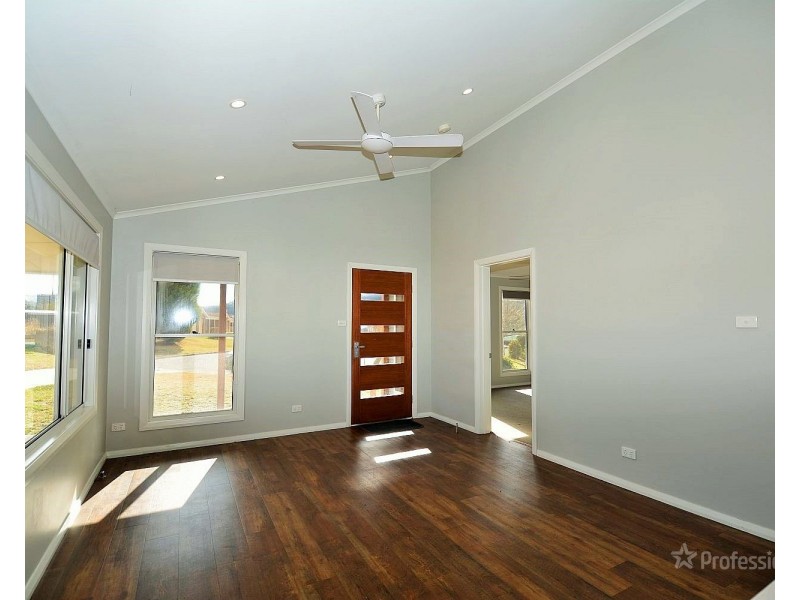 18 Chivers Close, Lithgow NSW 2790
