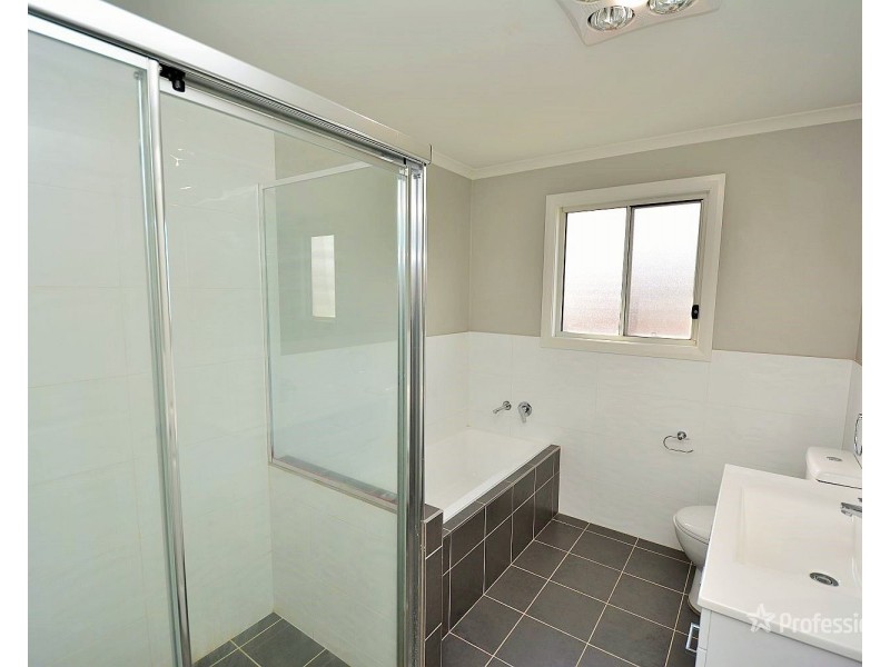 18 Chivers Close, Lithgow NSW 2790