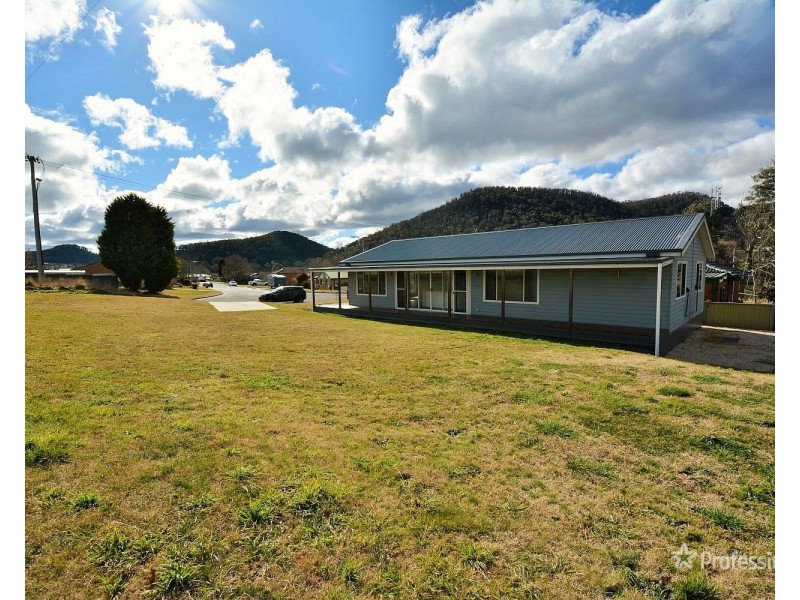 18 Chivers Close, Lithgow NSW 2790