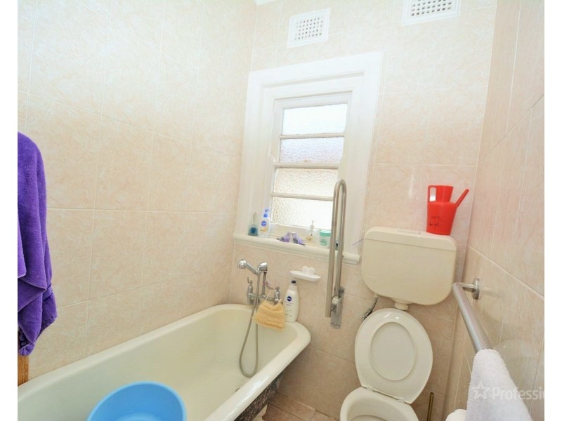 70 Martini Parade, Lithgow NSW 2790