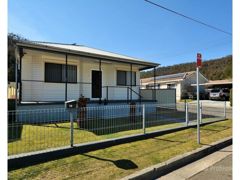 19 Ramsay Street, Lithgow NSW 2790