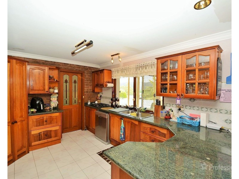 8 Hill Range Crescent, Lithgow NSW 2790