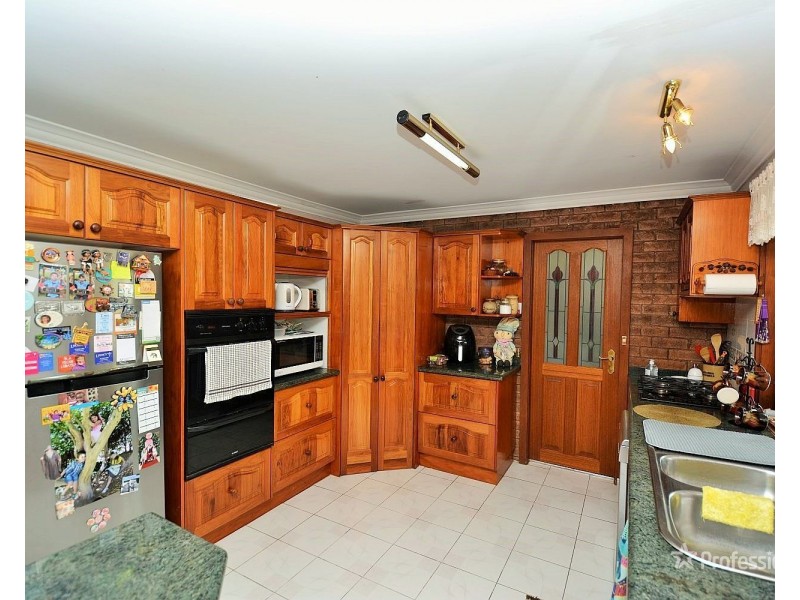 8 Hill Range Crescent, Lithgow NSW 2790