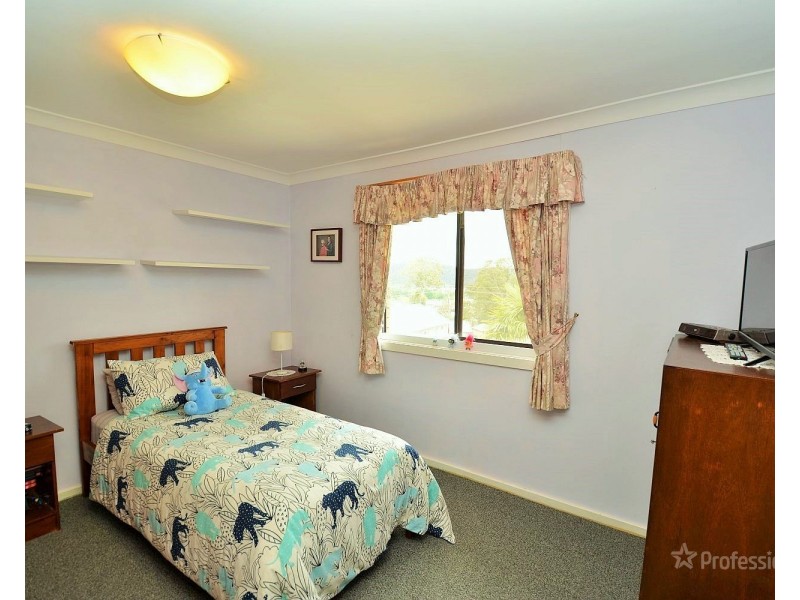 8 Hill Range Crescent, Lithgow NSW 2790