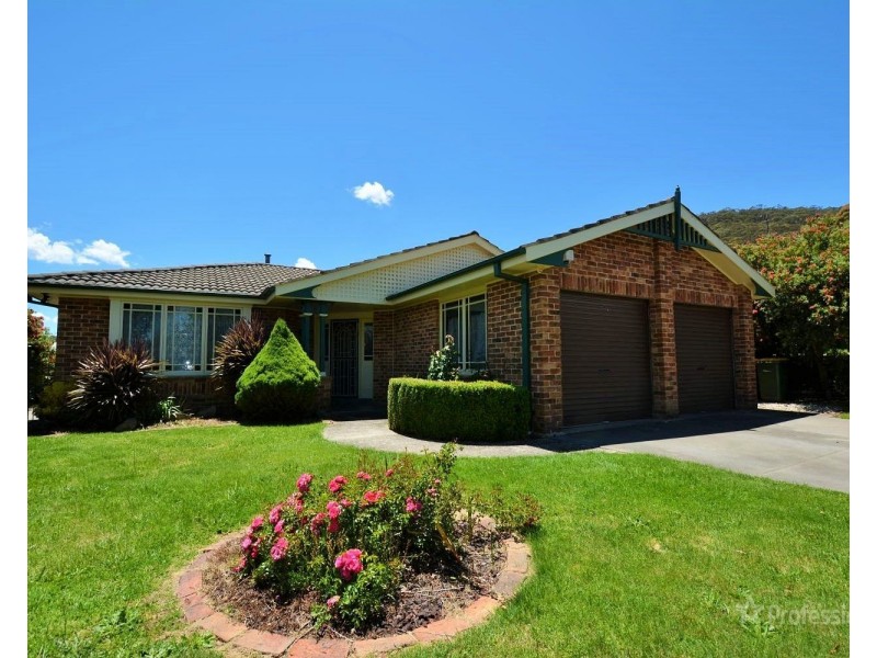 9 Robinia Drive, Lithgow NSW 2790