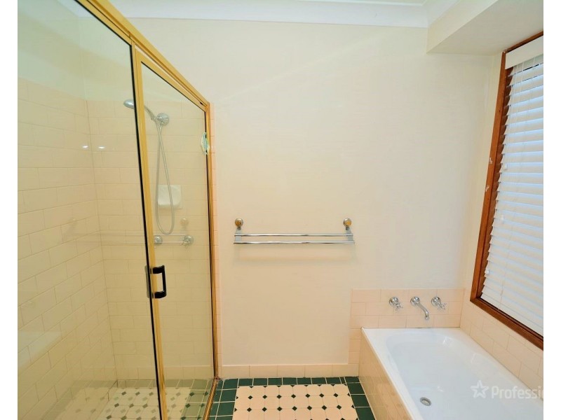 9 Robinia Drive, Lithgow NSW 2790