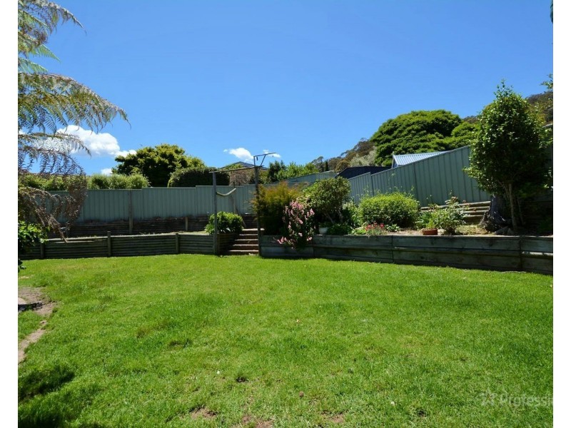9 Robinia Drive, Lithgow NSW 2790