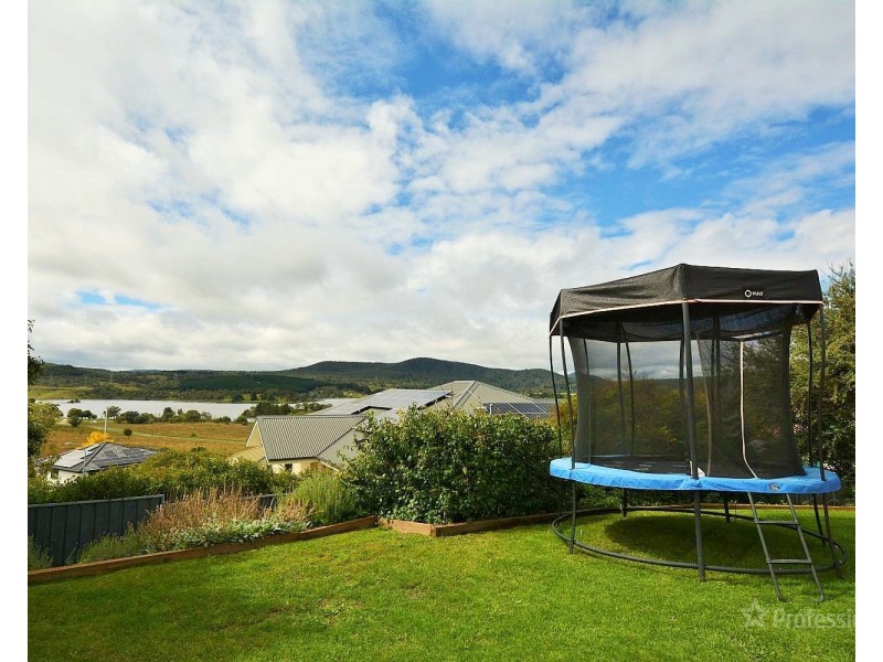 8 Kremer Crescent, Wallerawang NSW 2845
