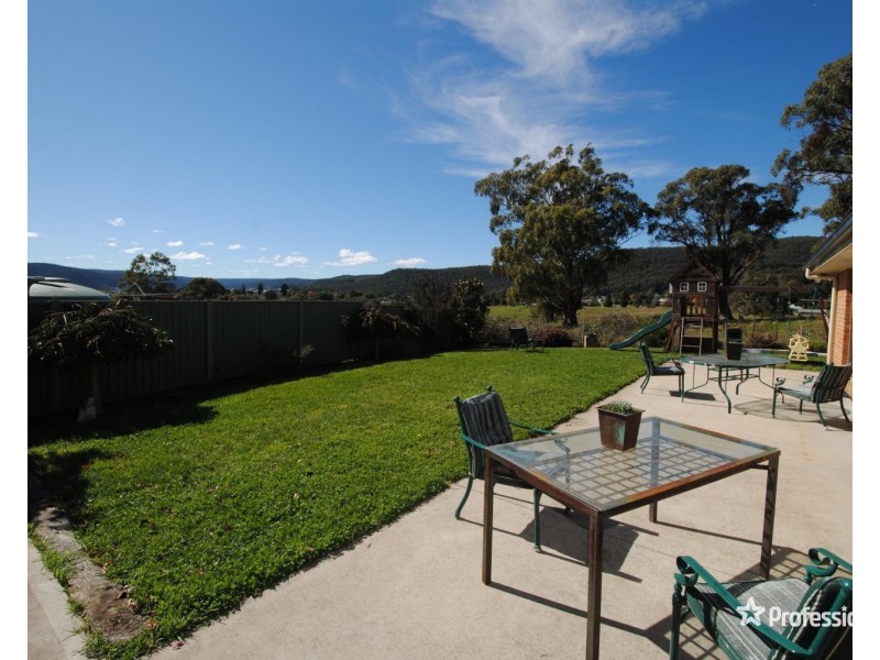 18 Robertson Street, Lithgow NSW 2790