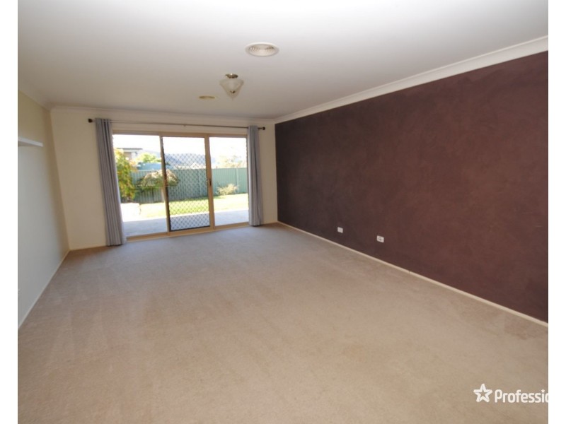 18 Robertson Street, Lithgow NSW 2790