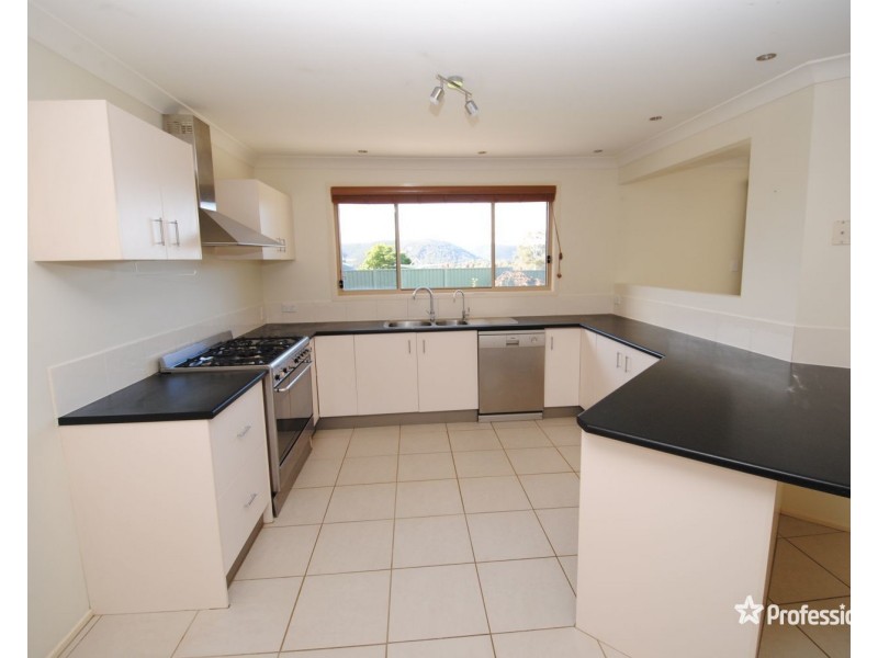 18 Robertson Street, Lithgow NSW 2790
