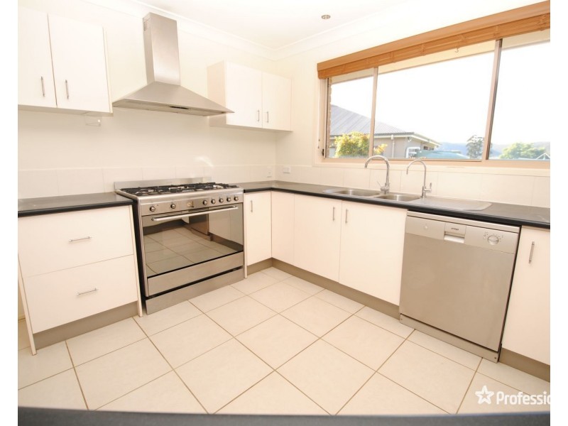 18 Robertson Street, Lithgow NSW 2790