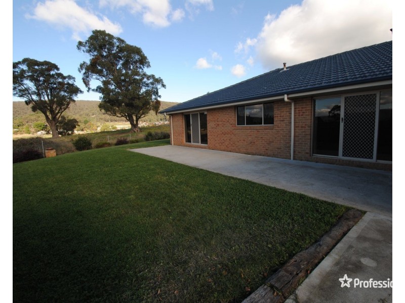 18 Robertson Street, Lithgow NSW 2790