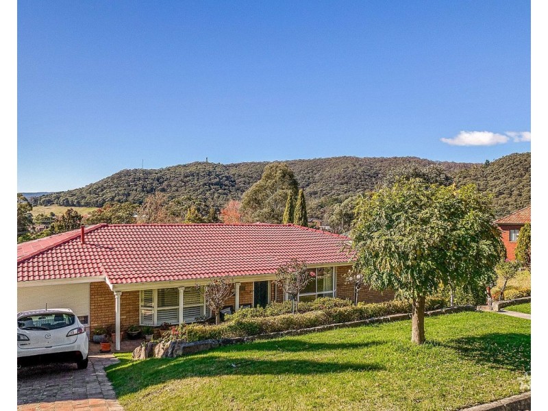 8 Hill Range Crescent, Lithgow NSW 2790