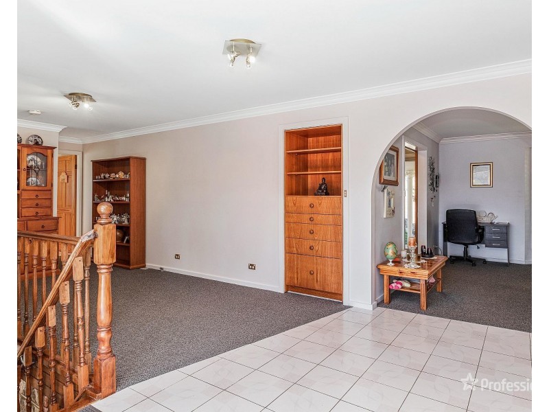 8 Hill Range Crescent, Lithgow NSW 2790
