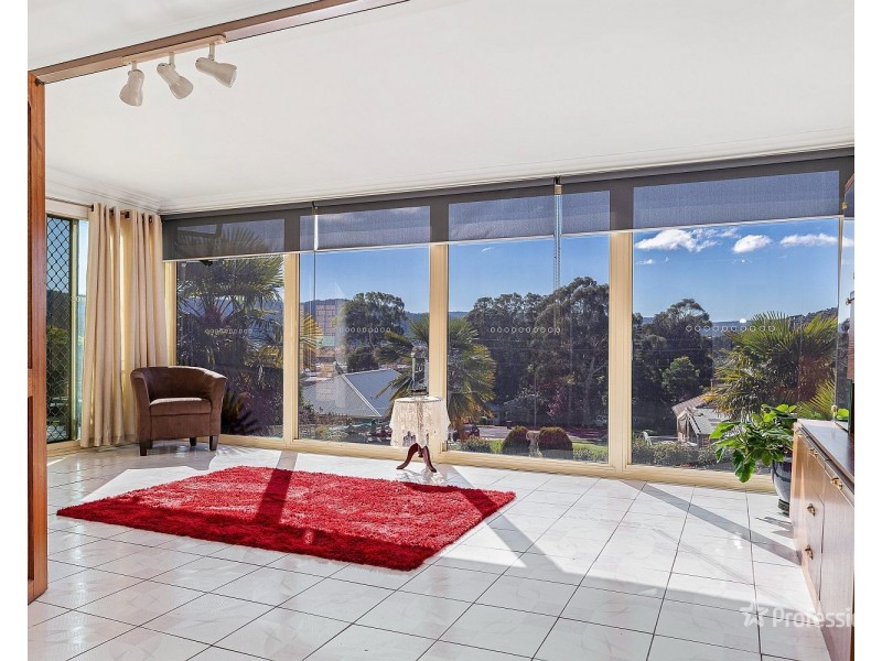 8 Hill Range Crescent, Lithgow NSW 2790