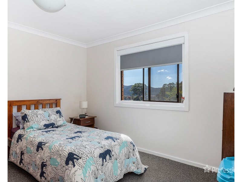8 Hill Range Crescent, Lithgow NSW 2790