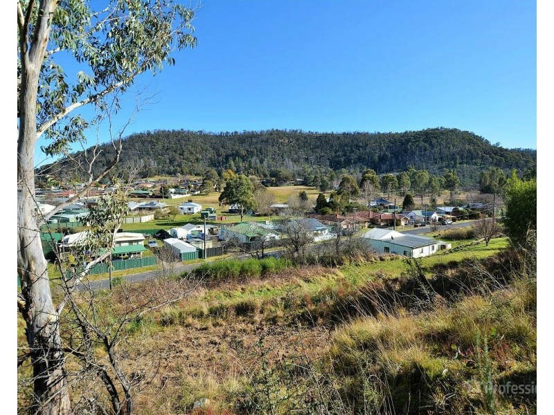 13 Crane Road, Lithgow NSW 2790