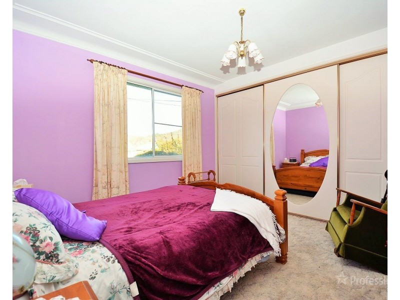56 Enfield Avenue, Lithgow NSW 2790