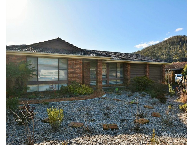 2 Chivers Close, Lithgow NSW 2790