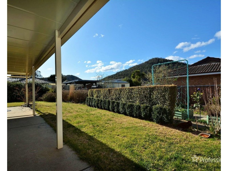 2 Chivers Close, Lithgow NSW 2790