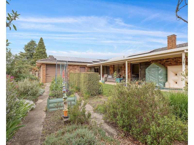 2 Chivers Close, Lithgow NSW 2790