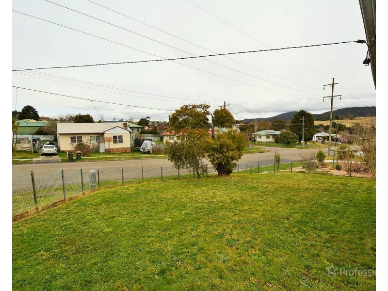 16 Caroline Avenue, Lithgow NSW 2790