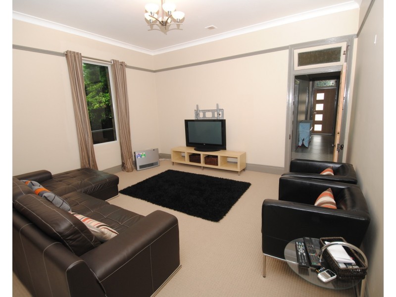 51 Read Avenue, Lithgow NSW 2790