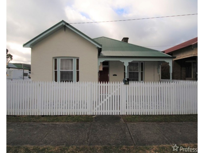 18 Read Avenue, Lithgow NSW 2790