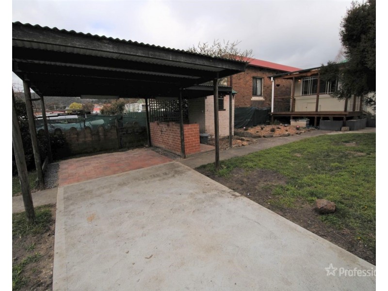 18 Read Avenue, Lithgow NSW 2790