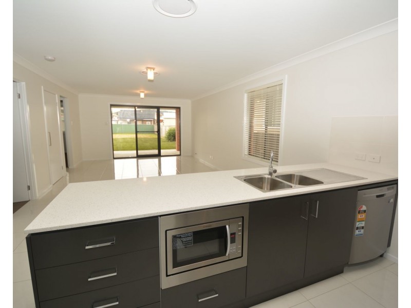 62 Rifle Parade, Lithgow NSW 2790